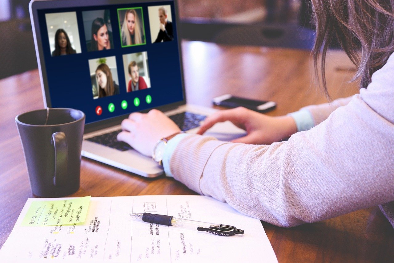 3 Cara Menampilkan Slide PPT di Zoom Meeting – Panrita Slide